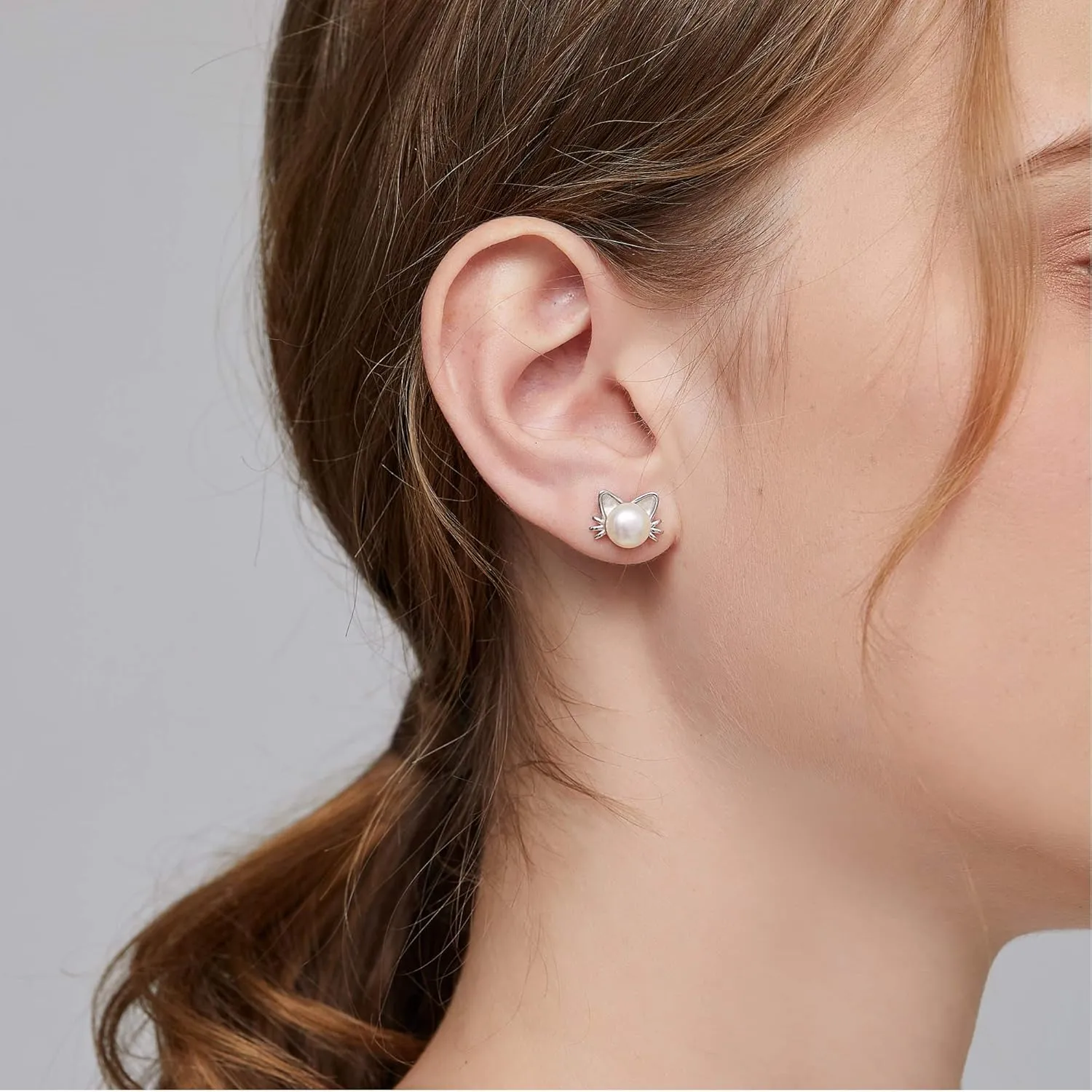 18K White Gold Plated Cat Pearl Stud Earrings for Women 925 Sterling Silver Cat Earrings Freshwater Pearl Cat Stud Earrings Pearl Jewelry 7.5MM-8MM