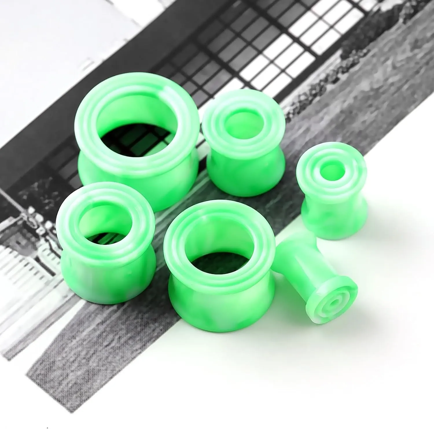 2PCS Acrylic Ear Tunnels and Plugs with Beautiful Pattern Expander Stretcher Piercing Jewelry