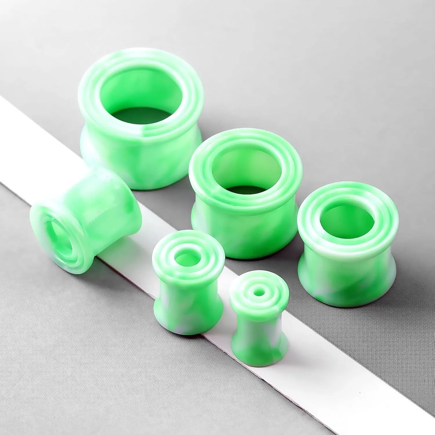 2PCS Acrylic Ear Tunnels and Plugs with Beautiful Pattern Expander Stretcher Piercing Jewelry