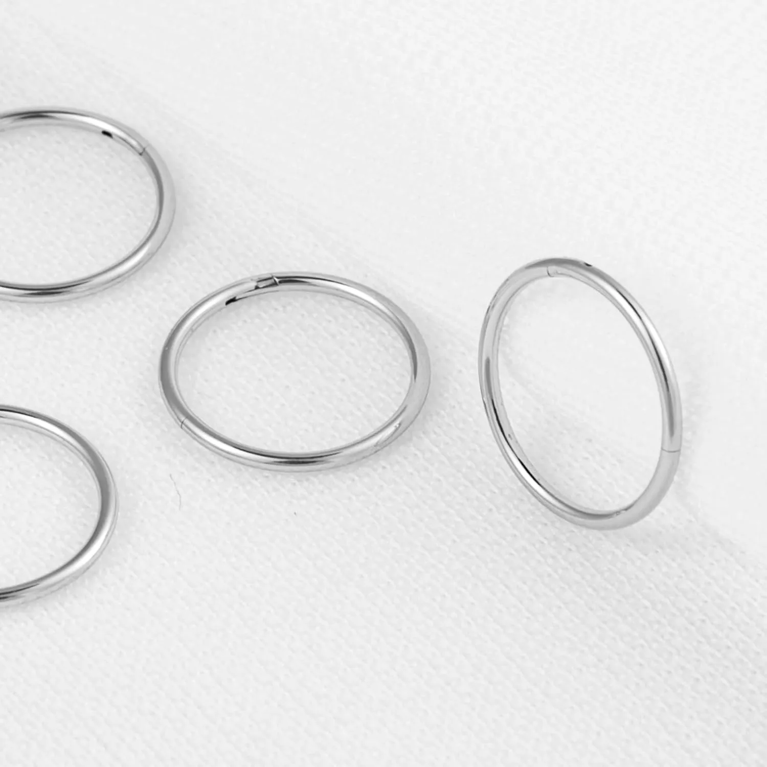 4Pcs 16G 18G 20G Surgical-Steel-Piercing-Ring-Nose-Rings-Hinged-Hoop-Earrings,6mm 8mm 10mm 12mm Seamless Stainless Steel Clicker Eyebrow Septum Piercing Hoop,Sliver Black Gold Rose Gold Rainbow Body Jewelry Set