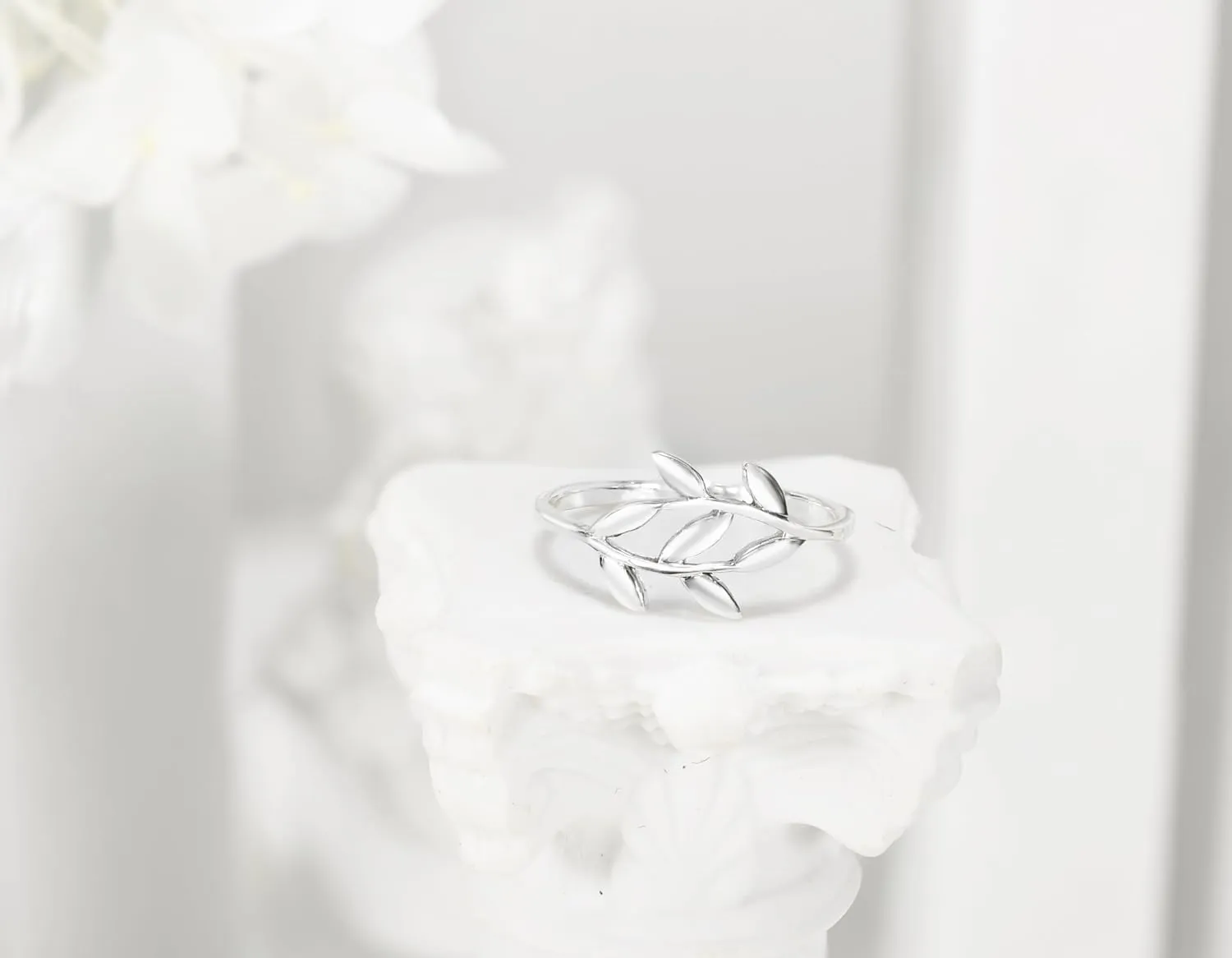 AeraVida Beautiful Olive Branch .925 Sterling Silver Wrap Around Ring