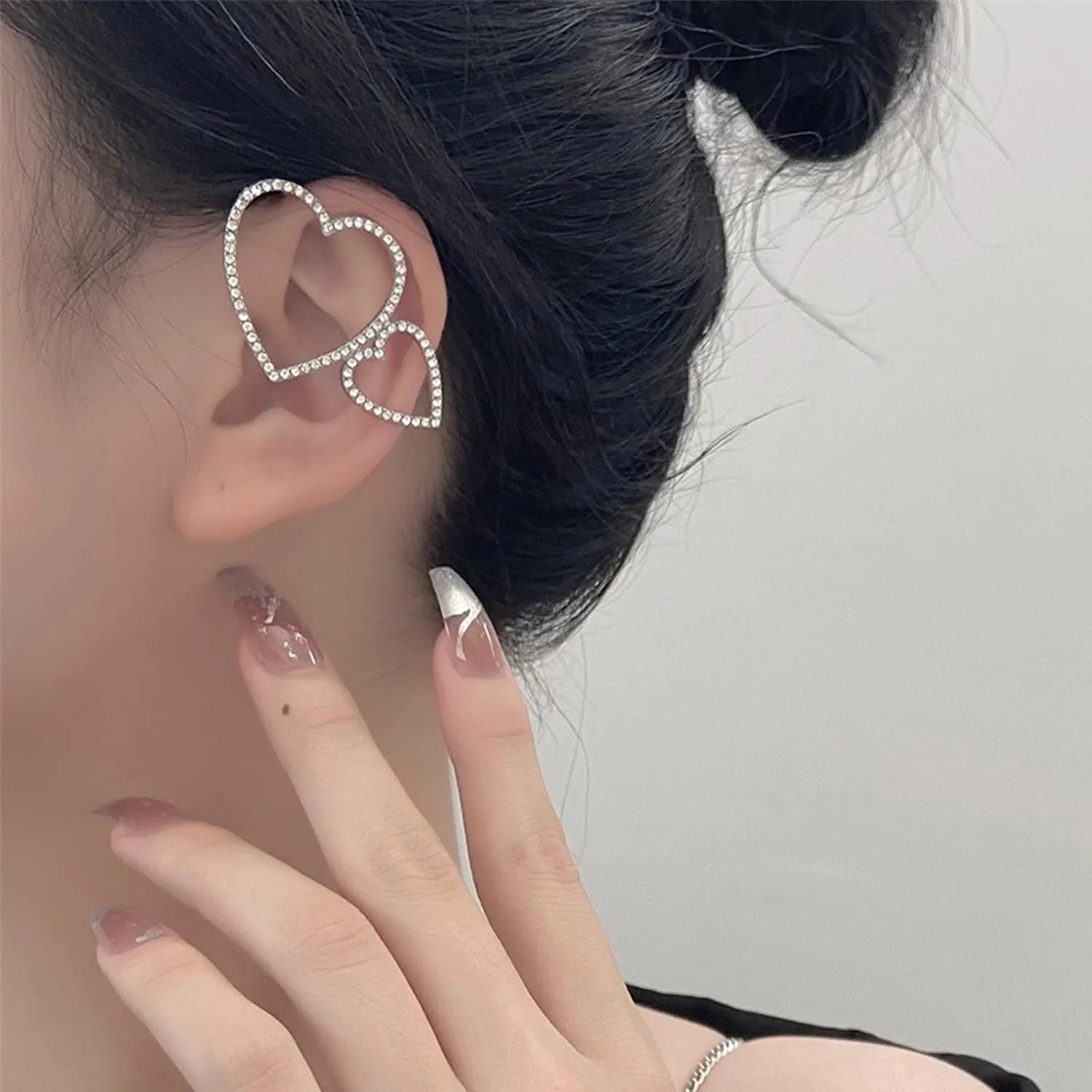 Andelaisi Boho Crystal Heart Cuff Wrap Earrings Silver Rhinestone Heart Ear Clip Earrings Vintage Crystal Cz Heart Earrings Sparkly Cz Heart Cartilage Ear Wrap Earrings for Women