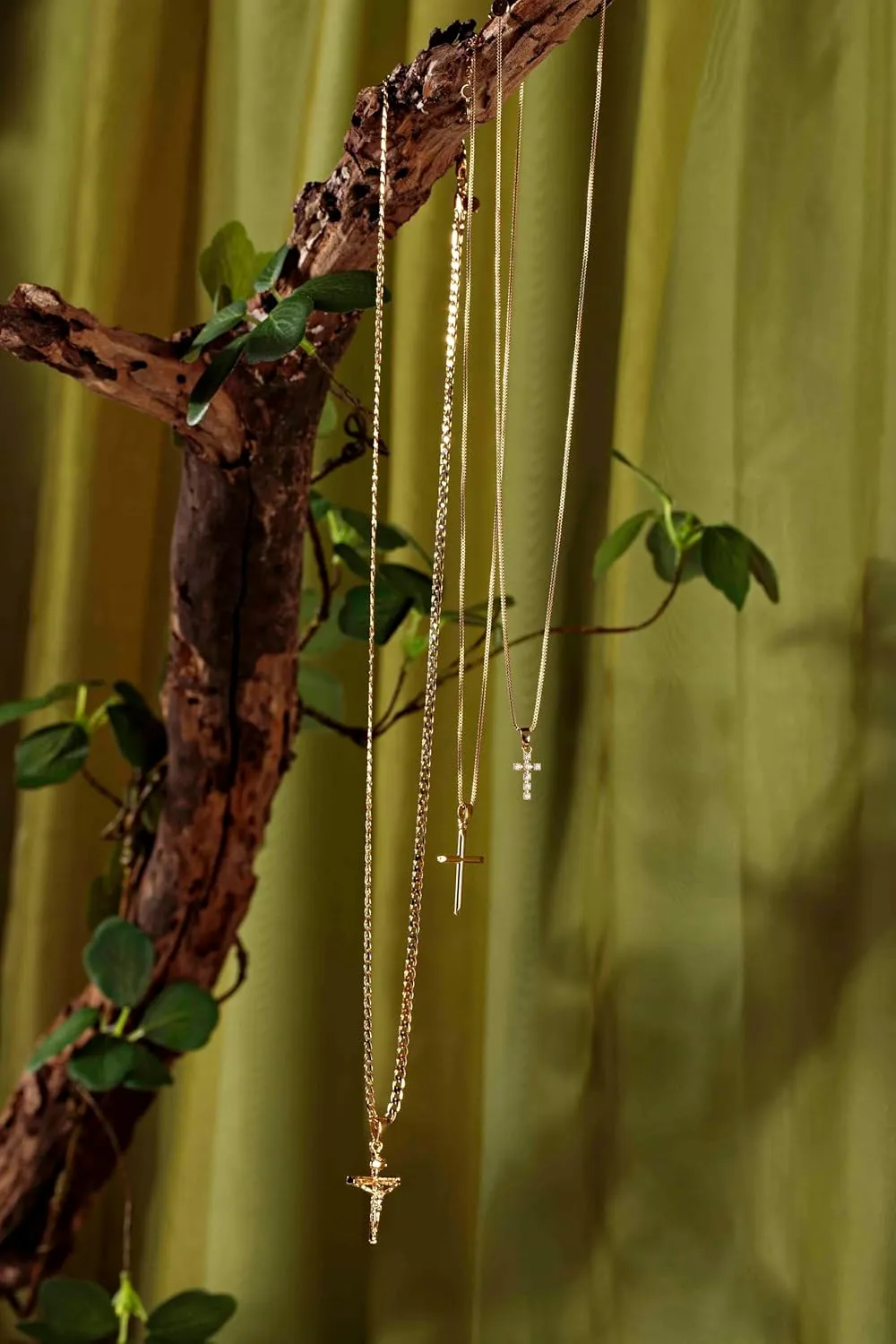 Beautiful Maria - 18K Gold Plated Laminated Grumet Chain Necklace 3mm, with Crucifix