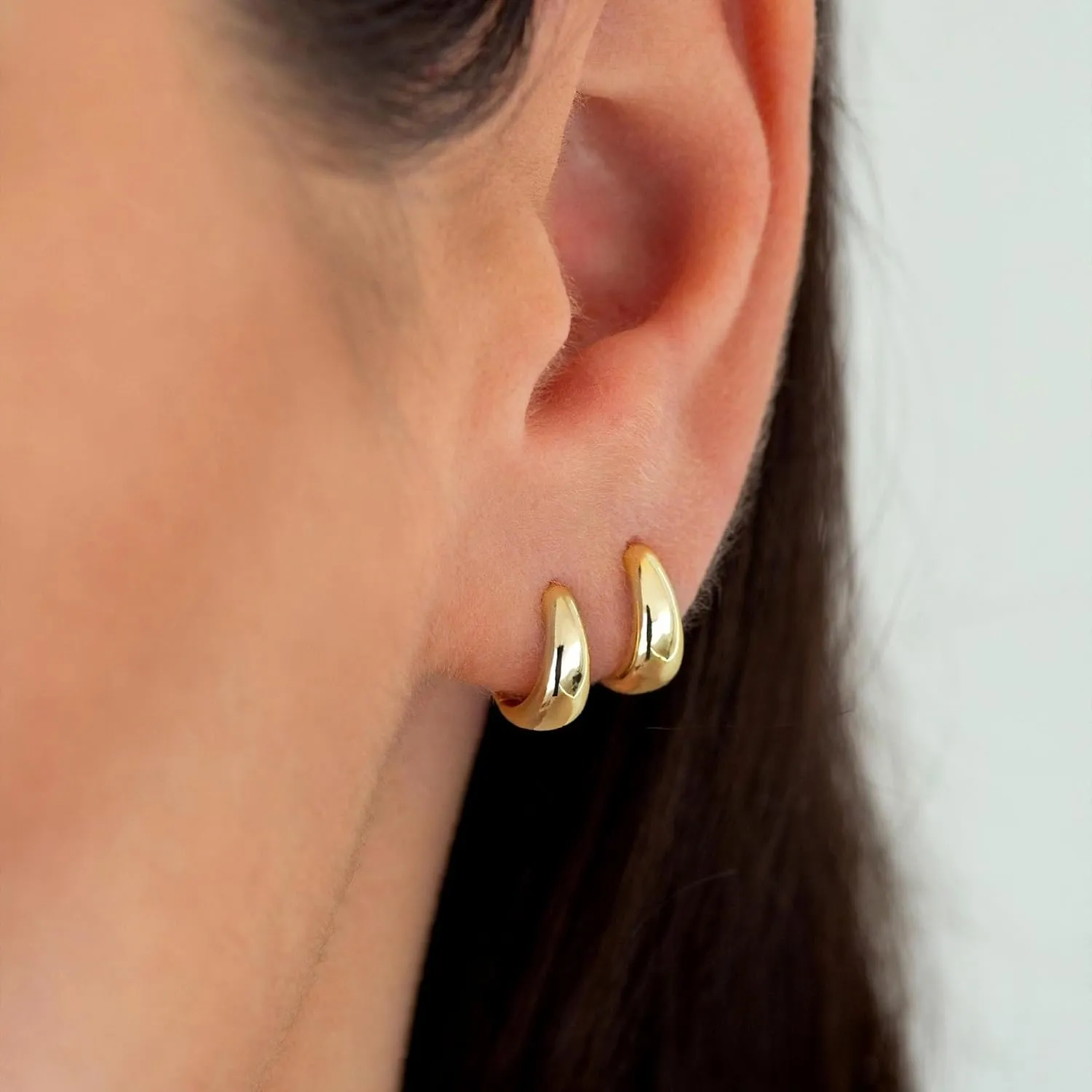 Chunky Gold Huggie Hoop Earrings Set for Women, Small Sterling Silver Cartilage Earring for Multiple Piercing 14K Plated Hypoallergenic Trendy Jewelry, Dainty Thick Stack Earing for Womens Gift
