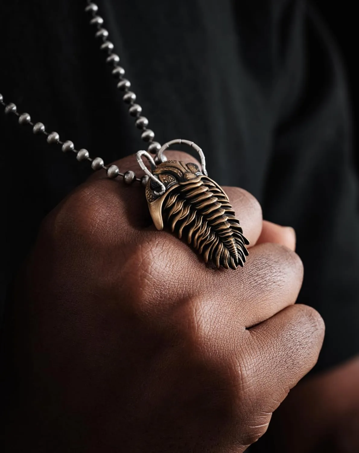 COPPERTIST.WU Kinetic Pendant Necklace Invertebrate Ancient Animal Charm Jewelry Gift for Men and Women