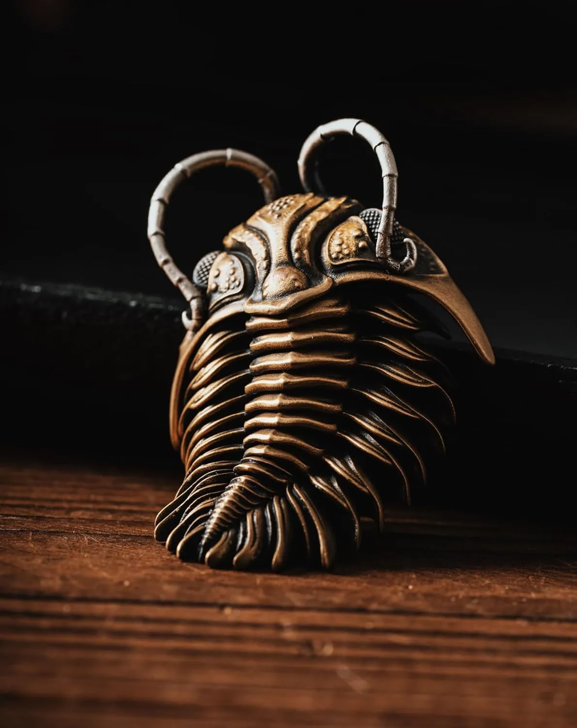 COPPERTIST.WU Kinetic Pendant Necklace Invertebrate Ancient Animal Charm Jewelry Gift for Men and Women