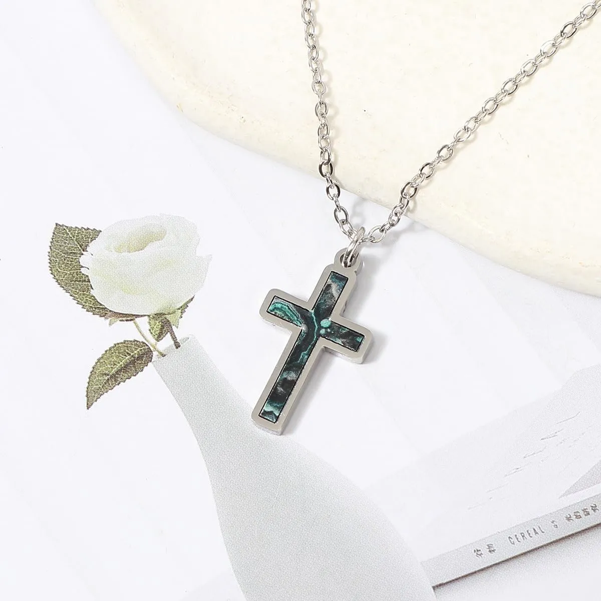 Cross Pendant Necklace for Women Stainless Steel Cross Pendant Dainty Chain Jewelry