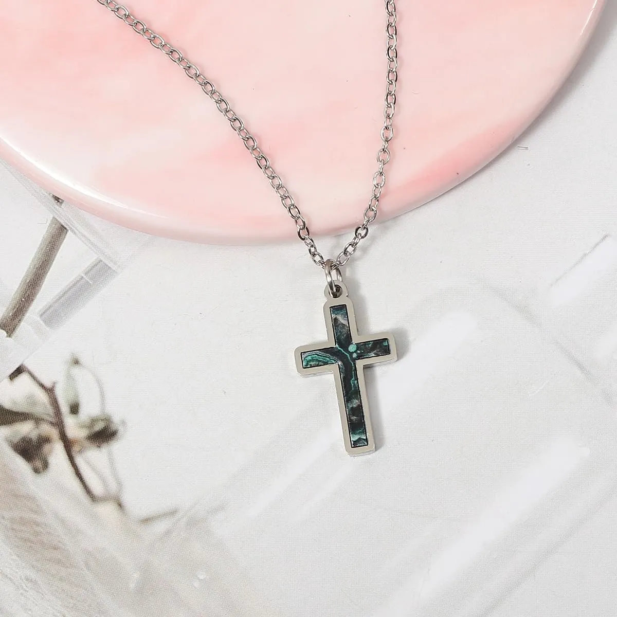 Cross Pendant Necklace for Women Stainless Steel Cross Pendant Dainty Chain Jewelry