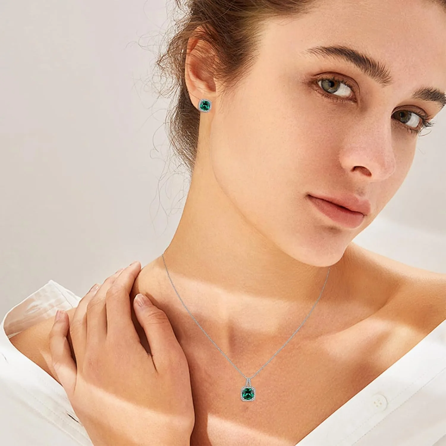 Cubic Zirconia Earrings and Necklace Set for Women 14K White Gold Plated Bridesmaid Jewelry Set for Women Silver Pendant Necklace Hypoallergenic Stud Earrings Set Jewellery Gift for Mom Wife Bride Bridesmaid