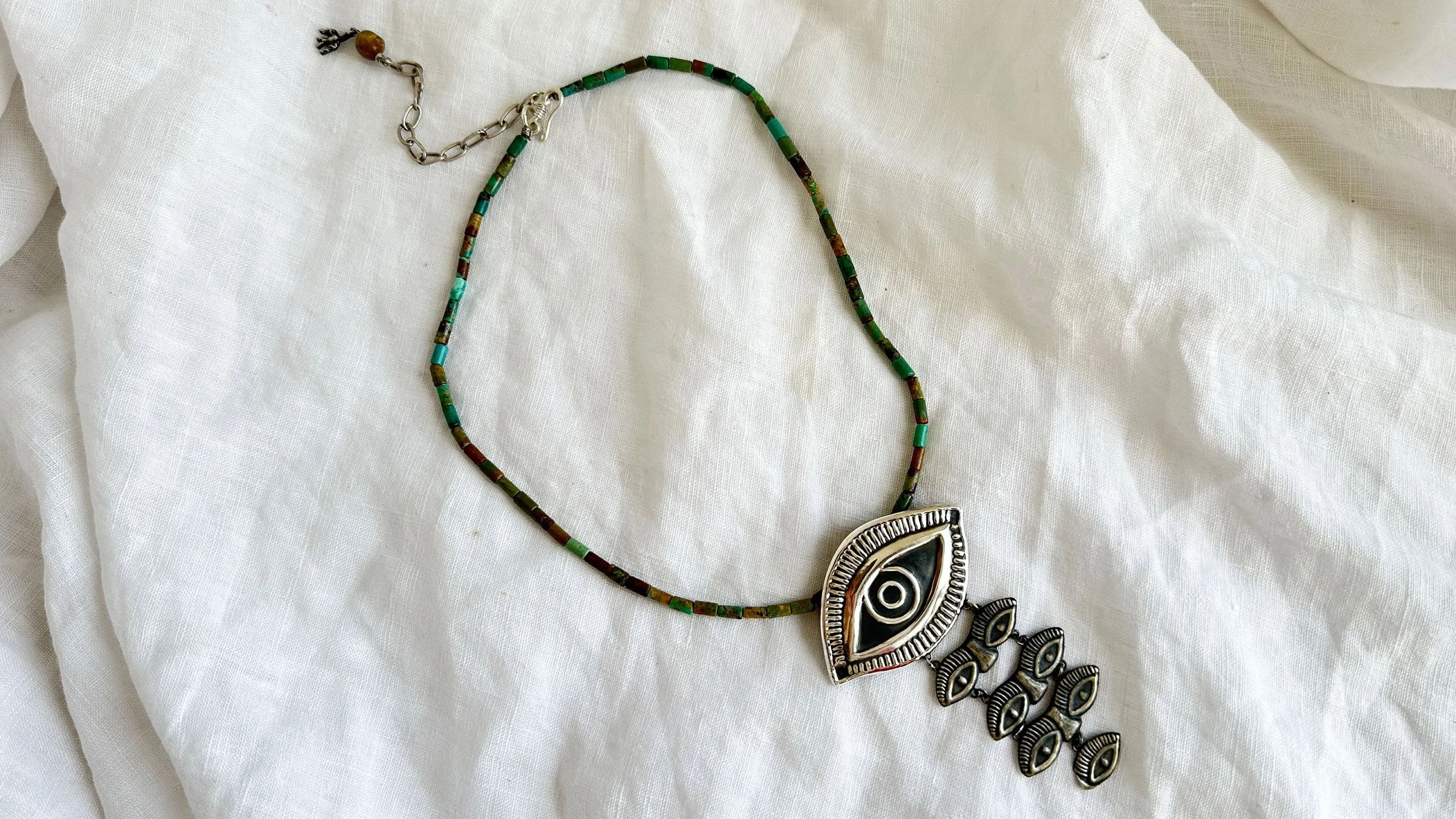 Eye Milagro Pendant Turquoise Necklace. Mexico. American Turquoise. Sterling Silver. 2370