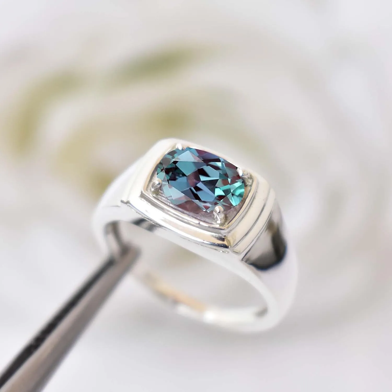 Faceted Color Changing Alexandrite Ring Genuine Gemstone Ring Hand Crafted Statement Ring For Women & Girls Wedding Anniversary Gift Fine Jewelry Unique Alexandrite Ring