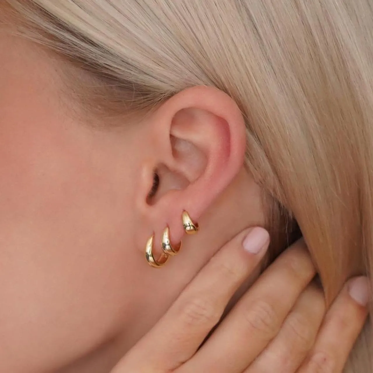 Gold Huggie Hoop Earrings Set for Women, 925 Sterling Silver Small Hoops Earring for Mulpitle Piercing Hypoallergenic Trendy Jewelry, Stack CZ Flat Back Cartilage Earings for Women's Gifts