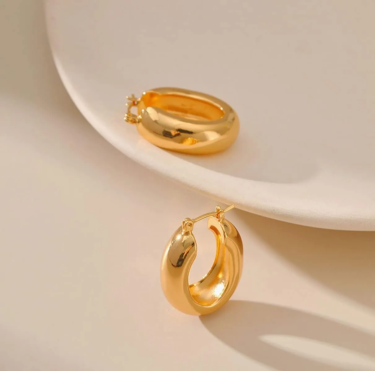 HEYu Chunky Gold Hoop Earrings - 18K Plated, Lightweight, Hypoallergenic Hoops - Minimalist Women's Jewelry - Birthday &