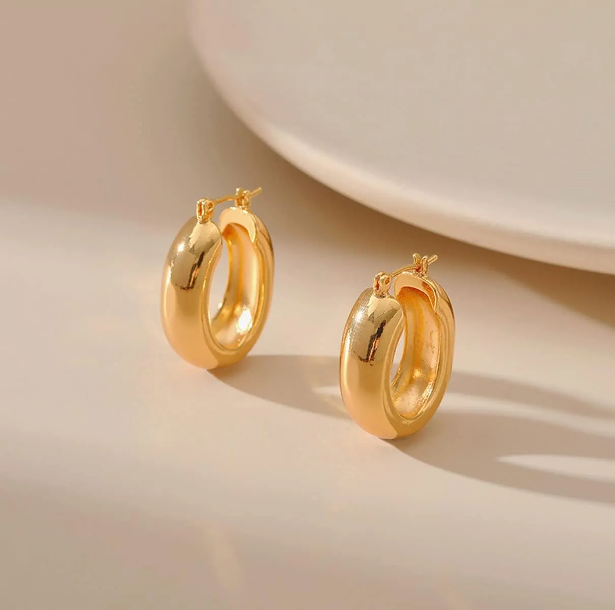 HEYu Chunky Gold Hoop Earrings - 18K Plated, Lightweight, Hypoallergenic Hoops - Minimalist Women's Jewelry - Birthday &