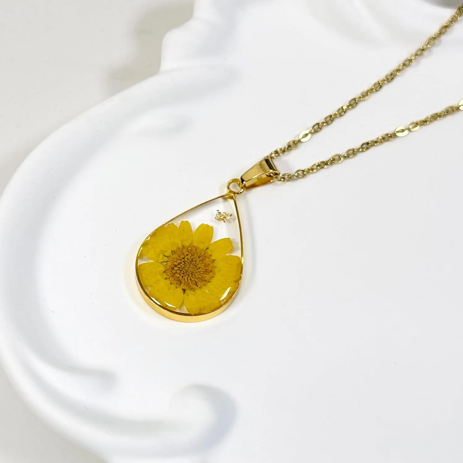 Jayden October Birth Flower Necklace for Women,Marigold Real Pressed Flower Necklace,Handmade Month Jewelry,Personalized Plant Necklace,Unique Holiday Gift,Teardrop Pendant - Gold | 18"