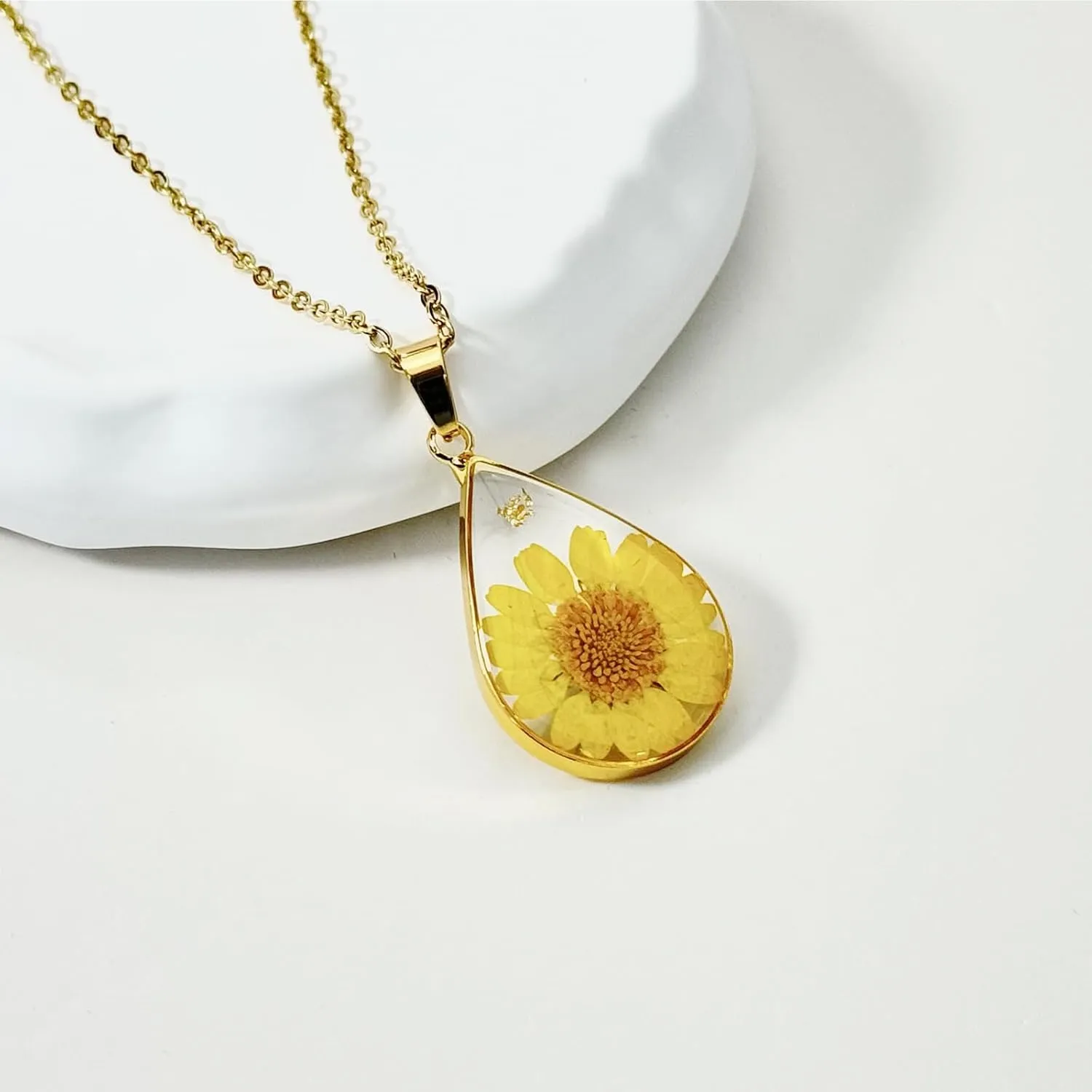 Jayden October Birth Flower Necklace for Women,Marigold Real Pressed Flower Necklace,Handmade Month Jewelry,Personalized Plant Necklace,Unique Holiday Gift,Teardrop Pendant - Gold | 18"