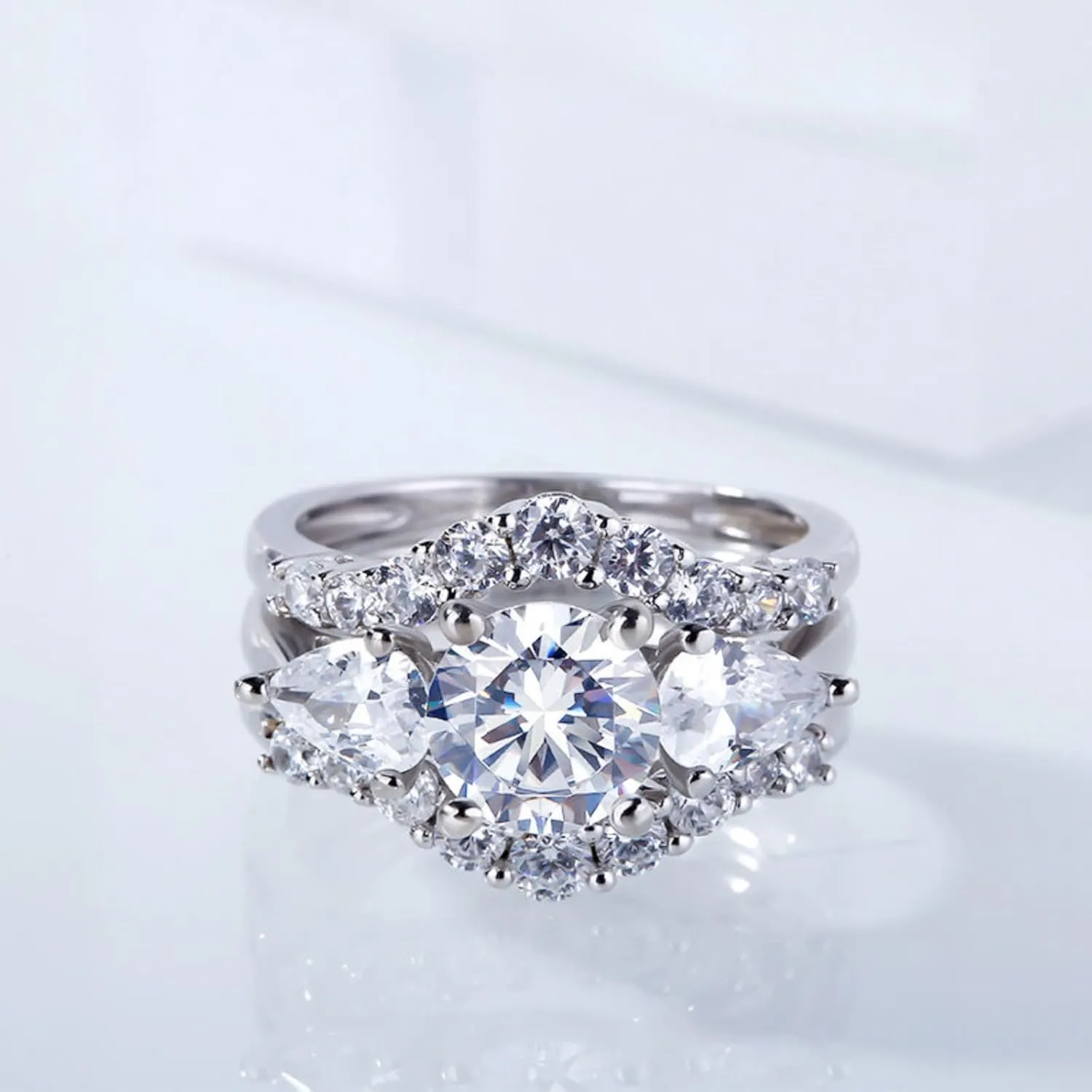 Jeulia Three Stone Round Cut Sterling Silver Ring Set for Wife Anniversary Girlfriend Birthday Gift with Beautiful Jewelry Box