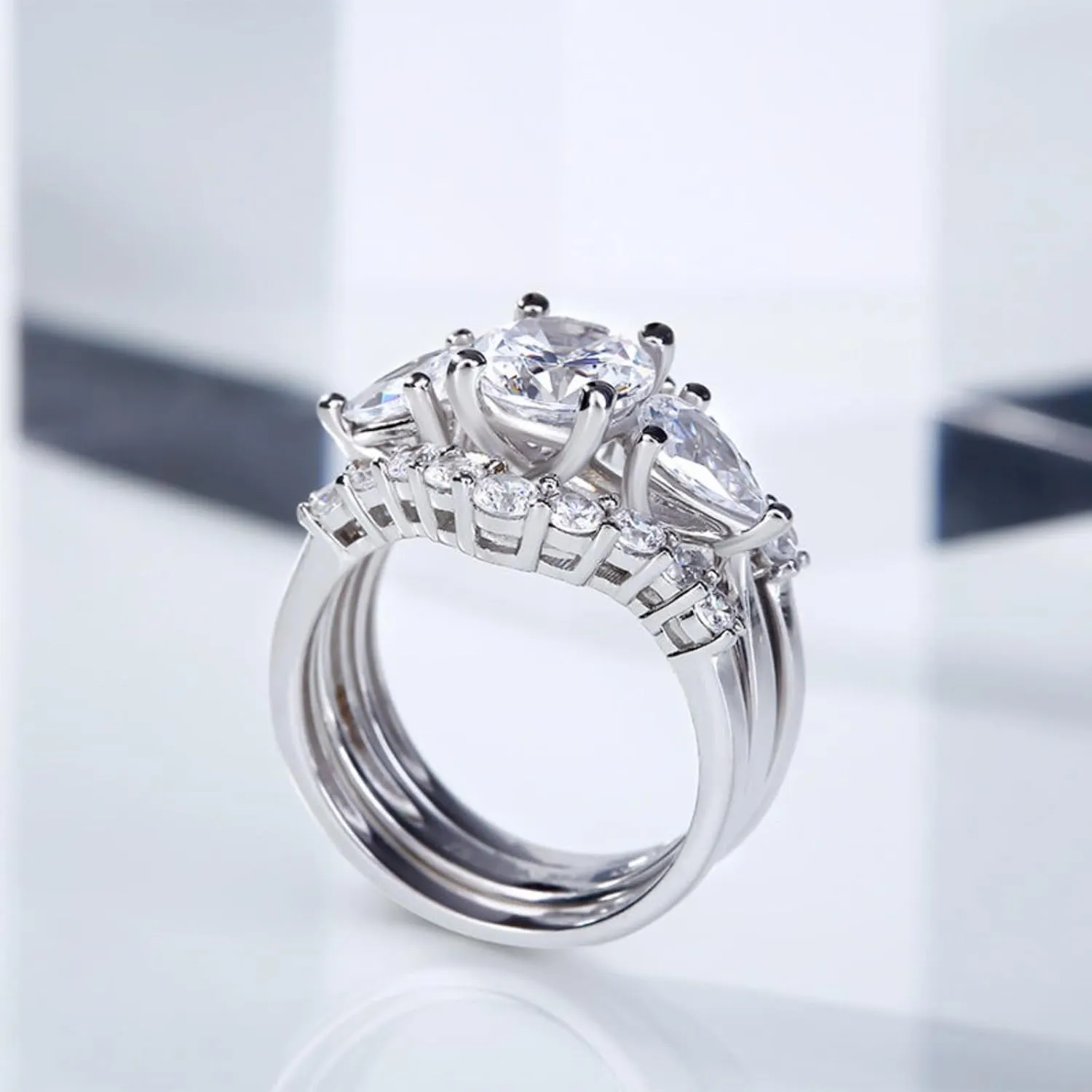 Jeulia Three Stone Round Cut Sterling Silver Ring Set for Wife Anniversary Girlfriend Birthday Gift with Beautiful Jewelry Box