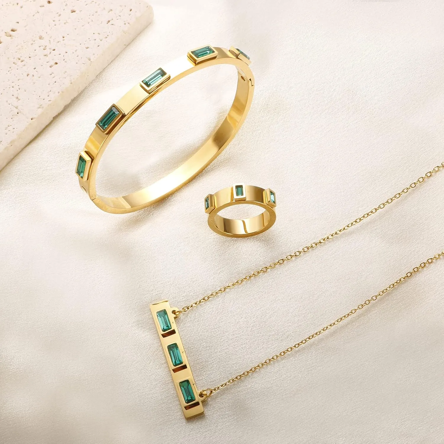 JINHUI Gold Bangles Bracelets for Women, 18K Gold Plated Green Emerald Birthstone Womens Bangle Bracelets 6.7 Elegant Vintage Casual Gift