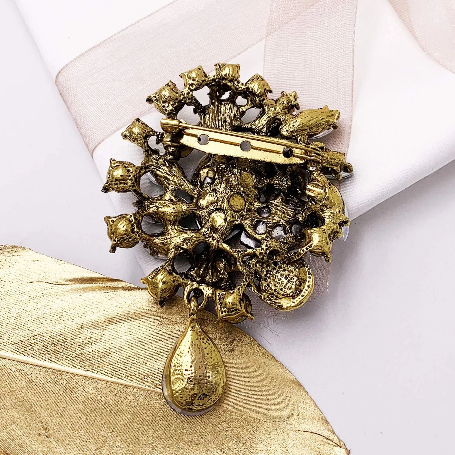 LAXPICOL Vintage Wedding Bridal Big Blue Crystal Rhinestone Tear drop Brooch Pin for Women