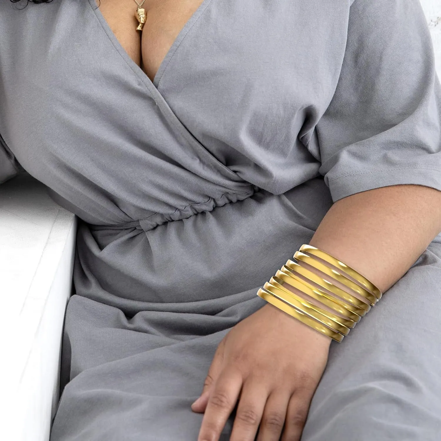 Linkidea Plus Size Bangle Bracelets Set for Women, Set of 8 Stainless Steel Extra Large Round Bangles
