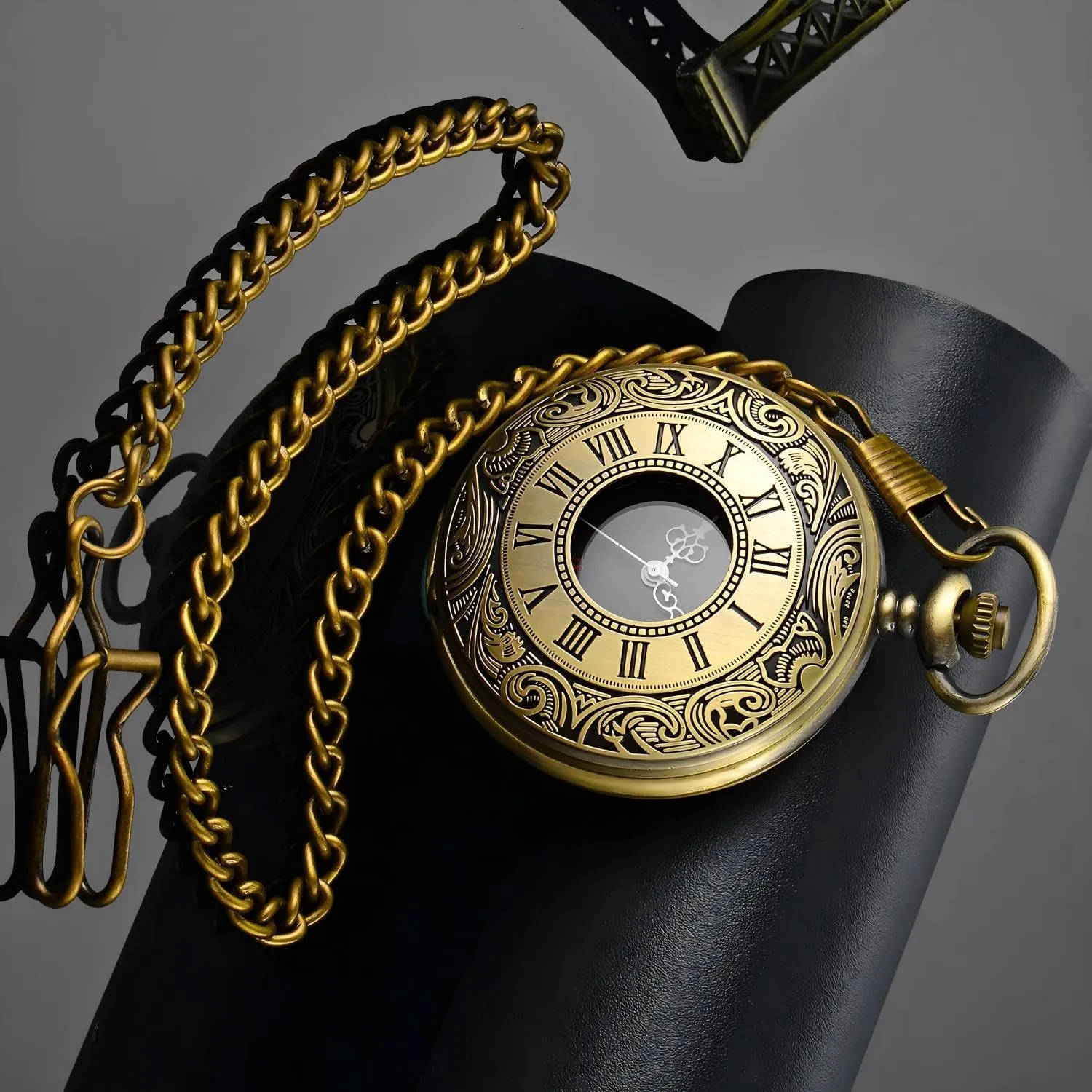 LYMFHCH Vintage Pocket Watch Roman Numerals Scale Quartz Pocket Watches with Chain Christmas Graduation Birthday Gifts Fathers Day