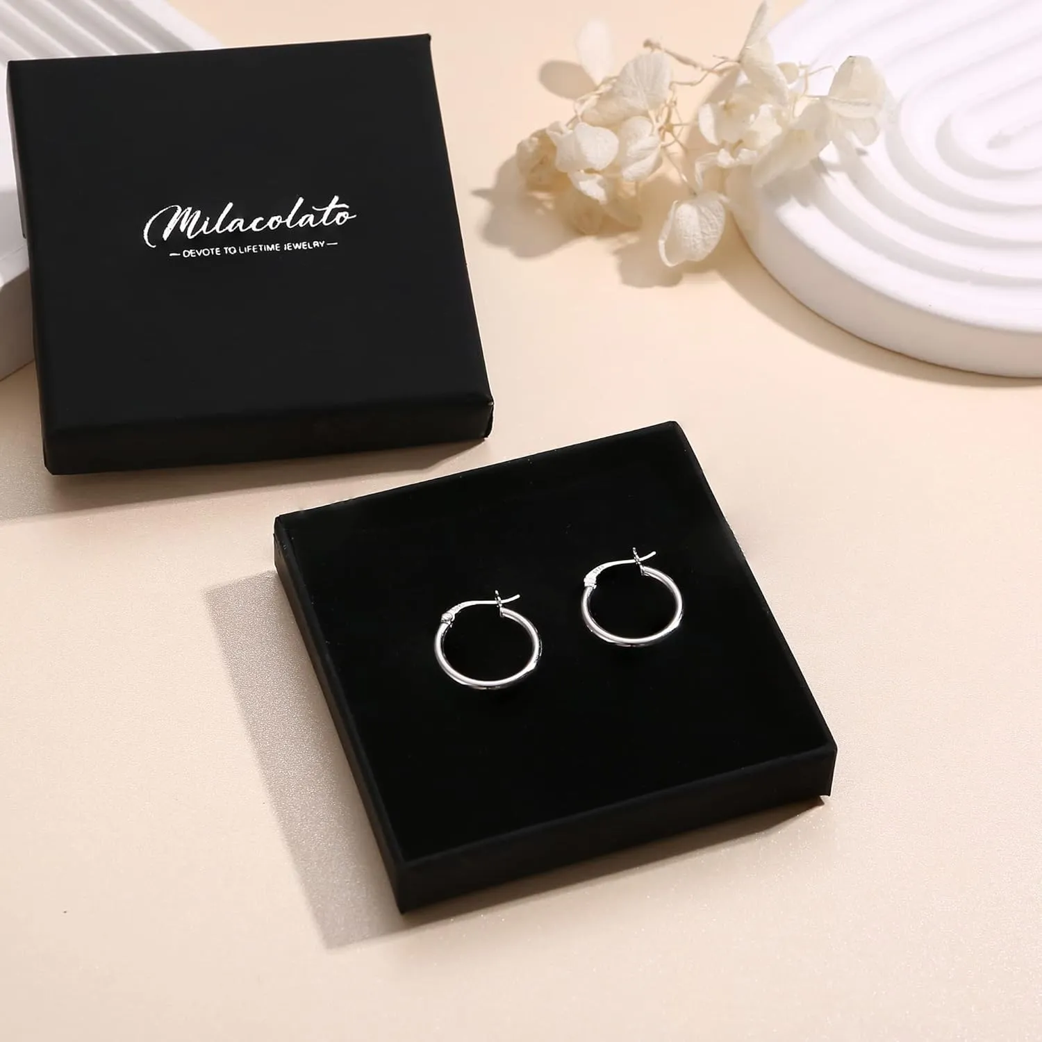 Milacolato 925 Sterling Silver Hoop Earrings for Women 18K White Gold Plated 2.5mm Chunky Huggie Hoop Earrings Hypoallergenic Lightweight Round-Tube Circle Small Big Hoop Earrings 13/15/20/25/30/40/50/60mm