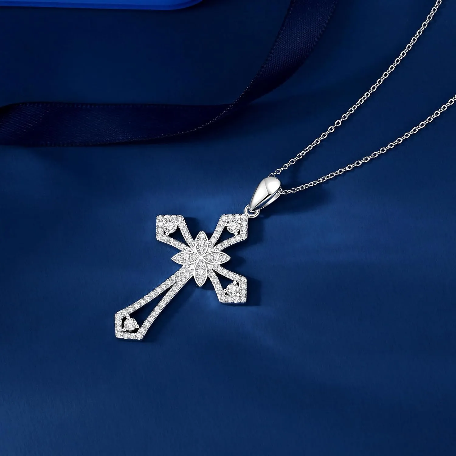 Moissanite Cross Necklace for Women Mom Jesus D Color VVS1 925 Sterling Silver 18k White Gold Plated Chain Crucifix Pendant Necklace Jewelry Christian Religious Faith Gift