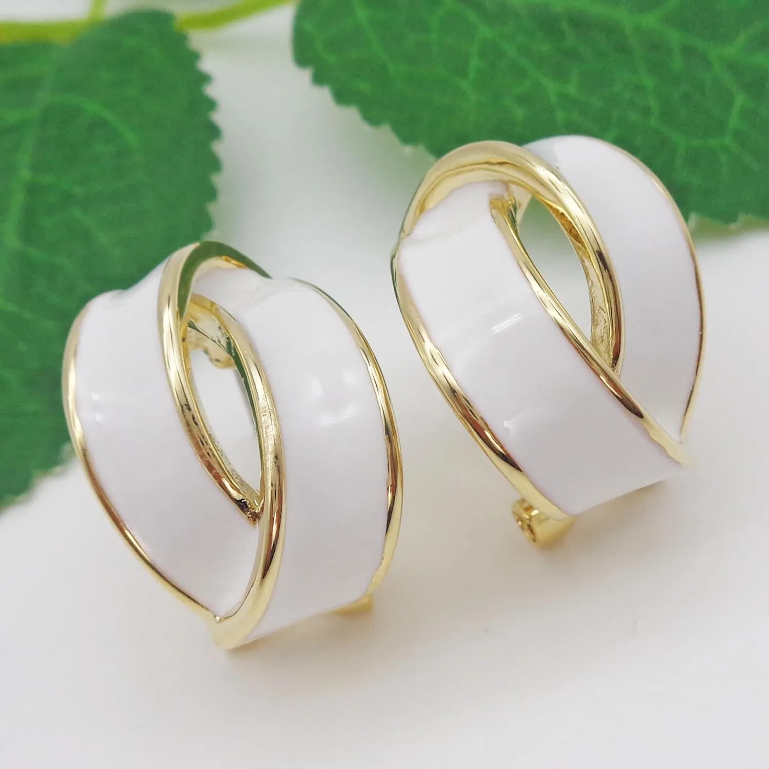 Navachi 18k Gold Plated Pink Winding Ribbon Acetate Omega Back Az2193 Earrings