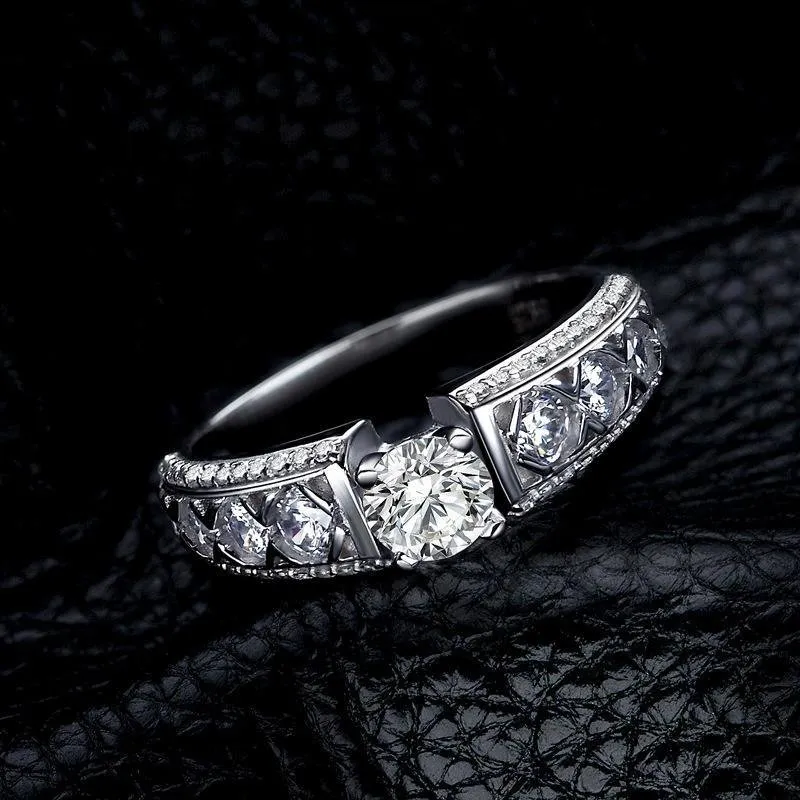 Round Cut 925 Sterling Silver Ring with Accents
