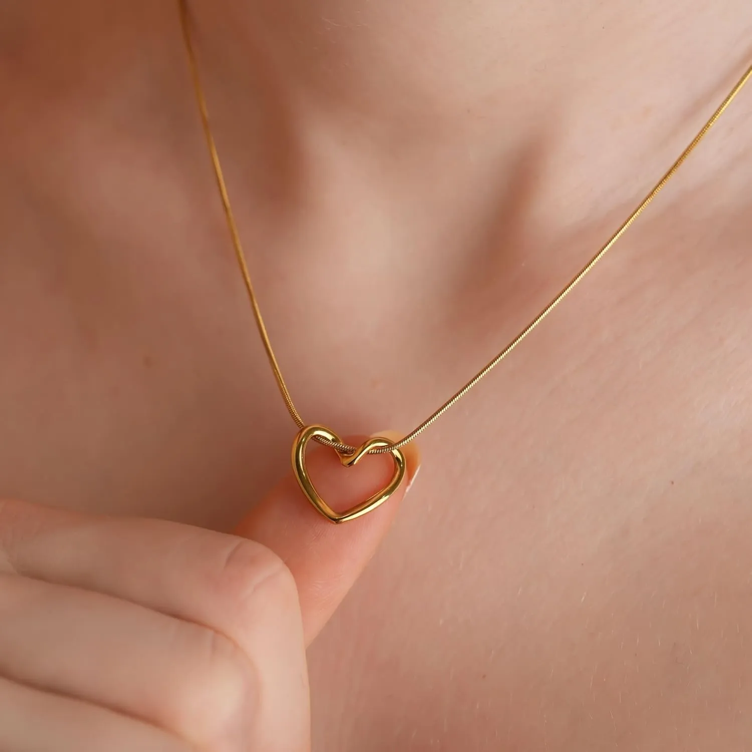 Single Heart Necklace for Women 14k Gold Plated Heart Necklace Simple Heart Necklace as Unique Gifts for Women, Adjustable Length Gold Necklace For Women