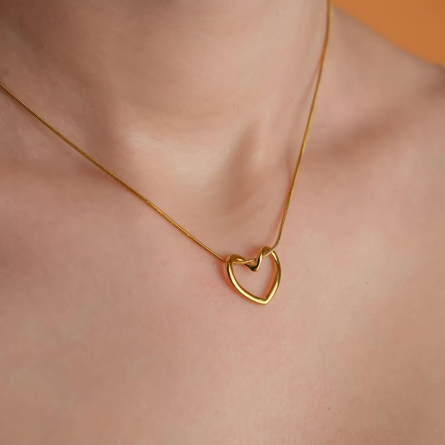 Single Heart Necklace for Women 14k Gold Plated Heart Necklace Simple Heart Necklace as Unique Gifts for Women, Adjustable Length Gold Necklace For Women