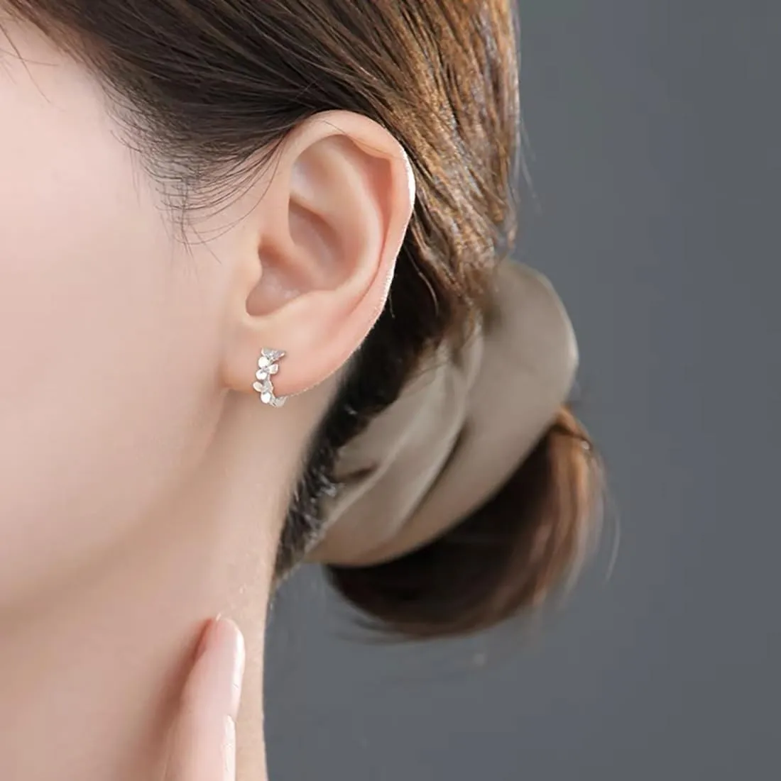 SLUYNZ Sterling Silver Flower Small Hoop Earrings for Women Teens Flower Hoop Earrings Huggie