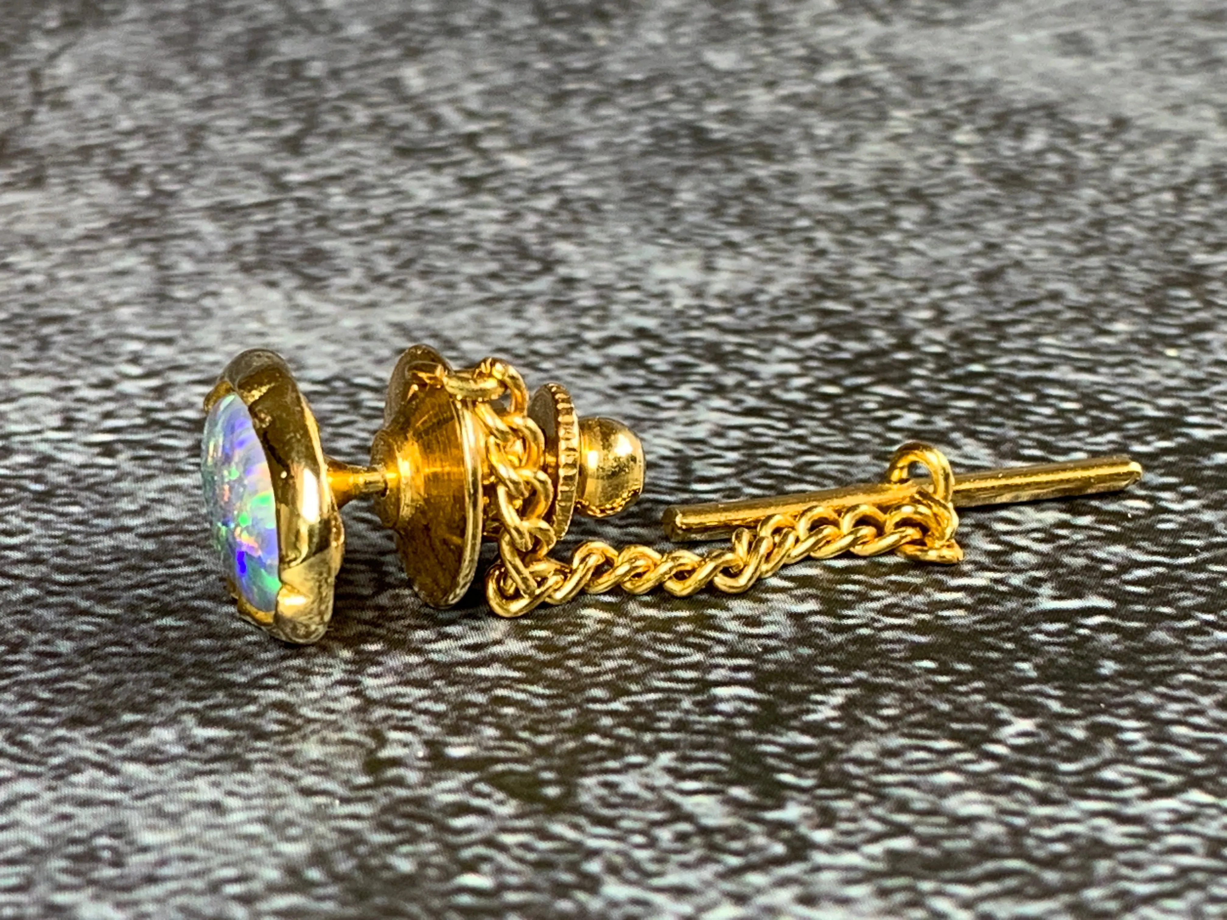 Tie tac gold plated with Opal triplet 10x8mm