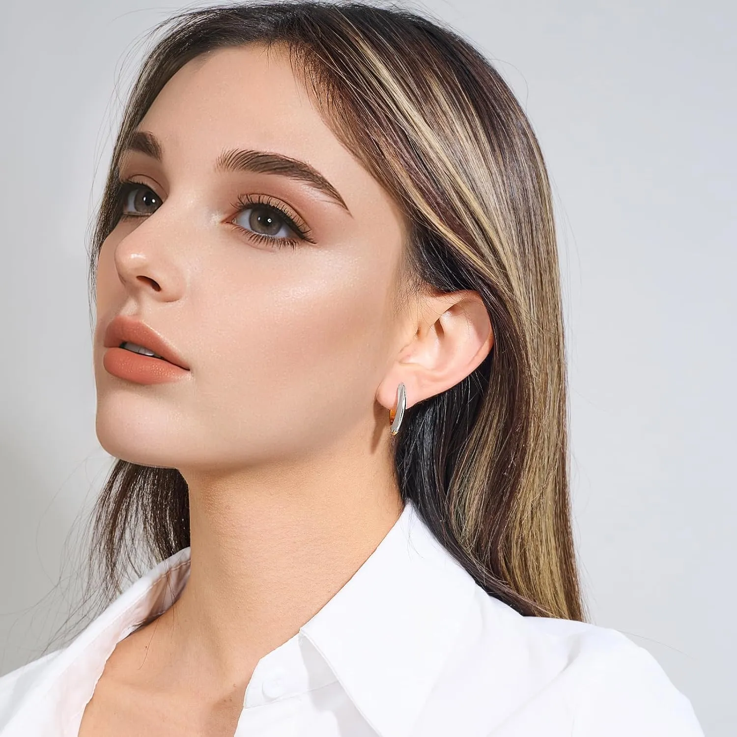 Tow Tone Hoop Earrings Heart Mixed Metal Earrings for Women Silver and Gold Huggie Hoops Dainty Minimalist Funky Jewelry