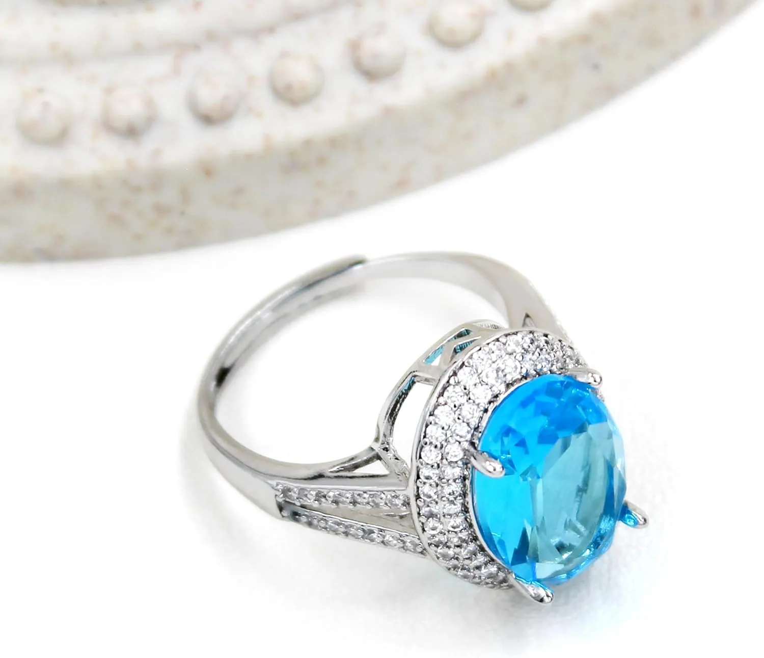 Uloveido Adjustable Platinum Plated Crystal Rings, Big Oval Cubic Zirconia Ring, Solitaire Split Shank Rings Birthstone Jewelry Gifts Y927