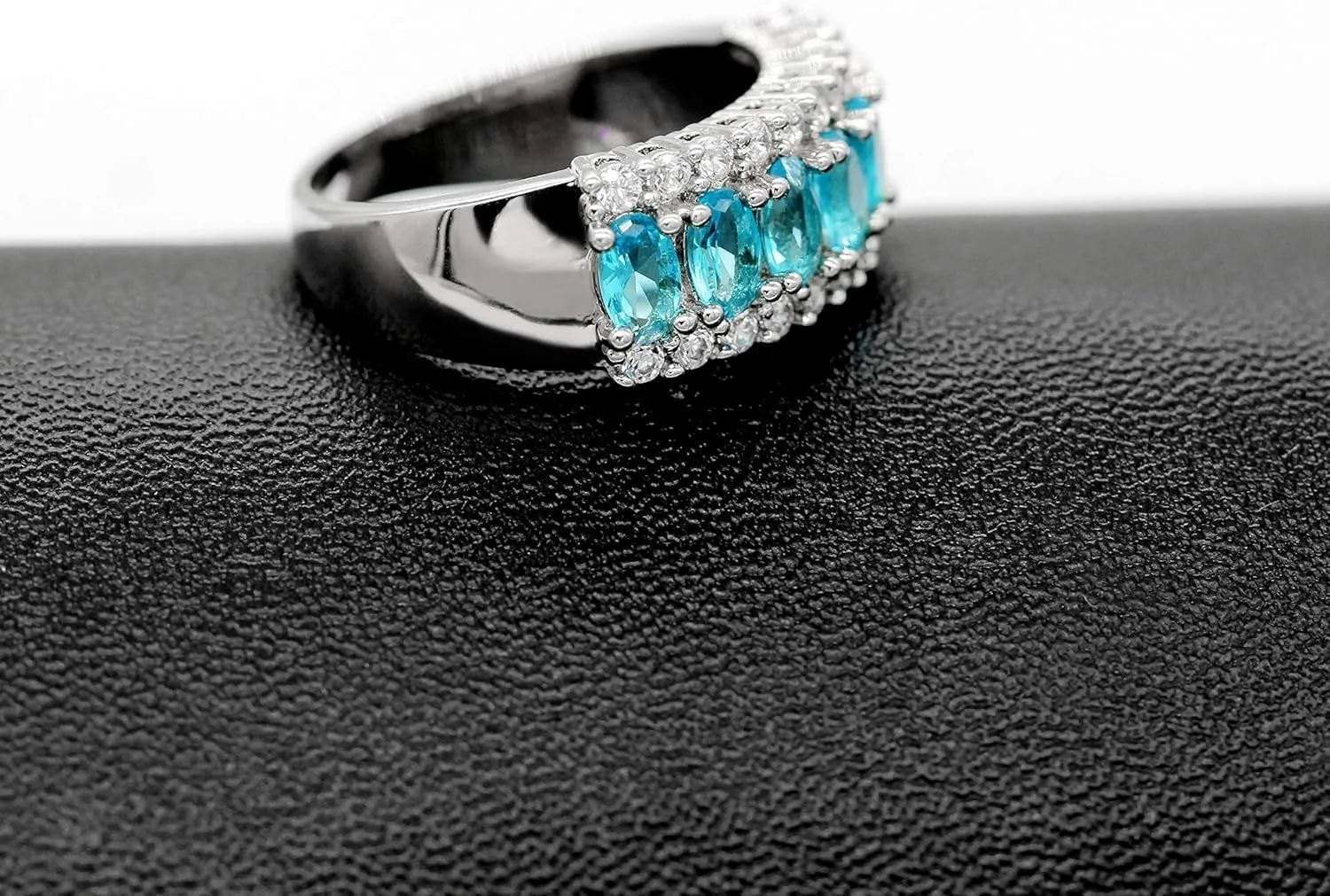 Uloveido Beautiful Women's 7 Stones Wedding Band Oval Cubic Zirconia Engagement Anniversary Rings J501