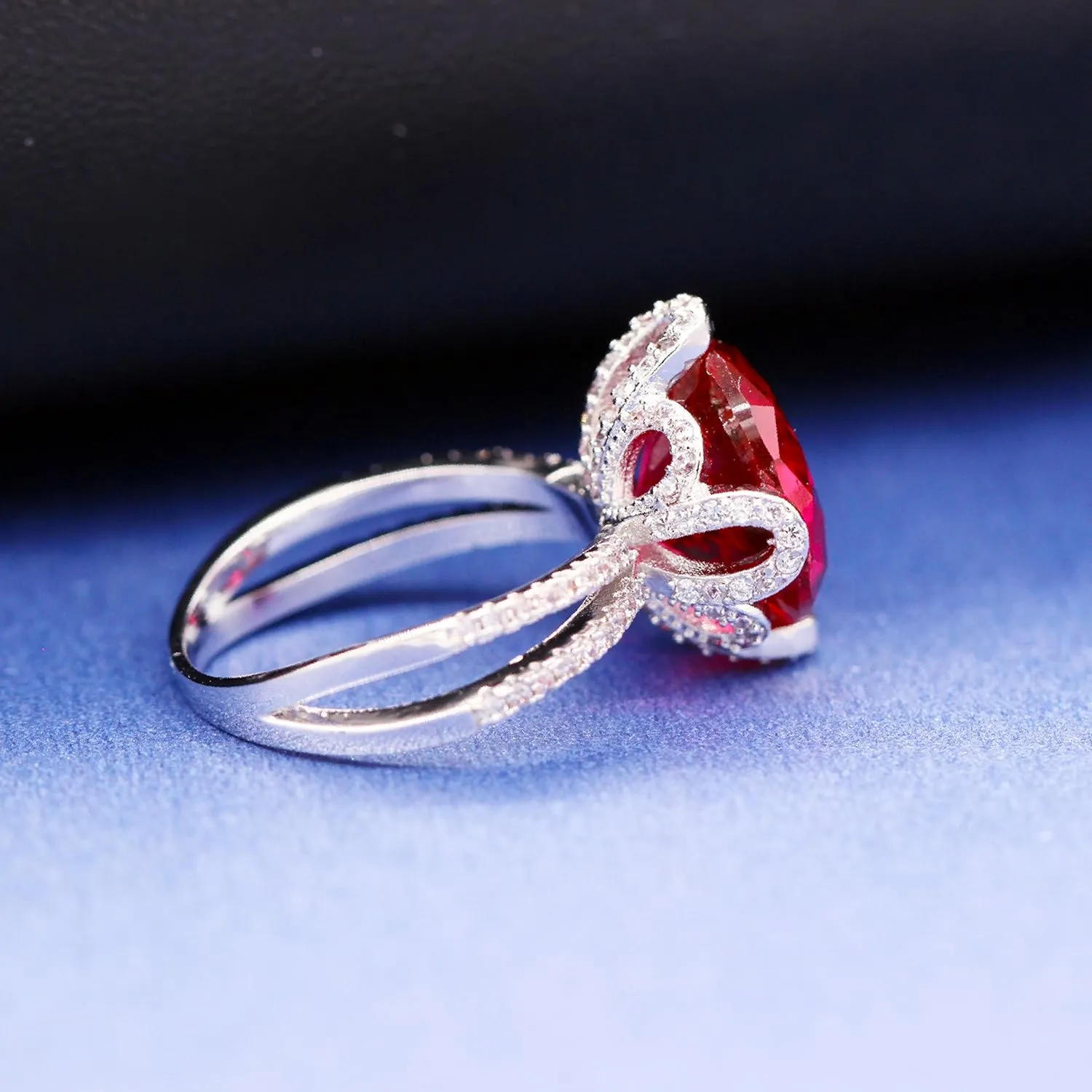 Uloveido Female Unique Beautiful Red Flower Engagement Wedding Ring - Charm Created Garnet Diamond Jewelry for Women (Size 6 7 8 9 10) RJ212