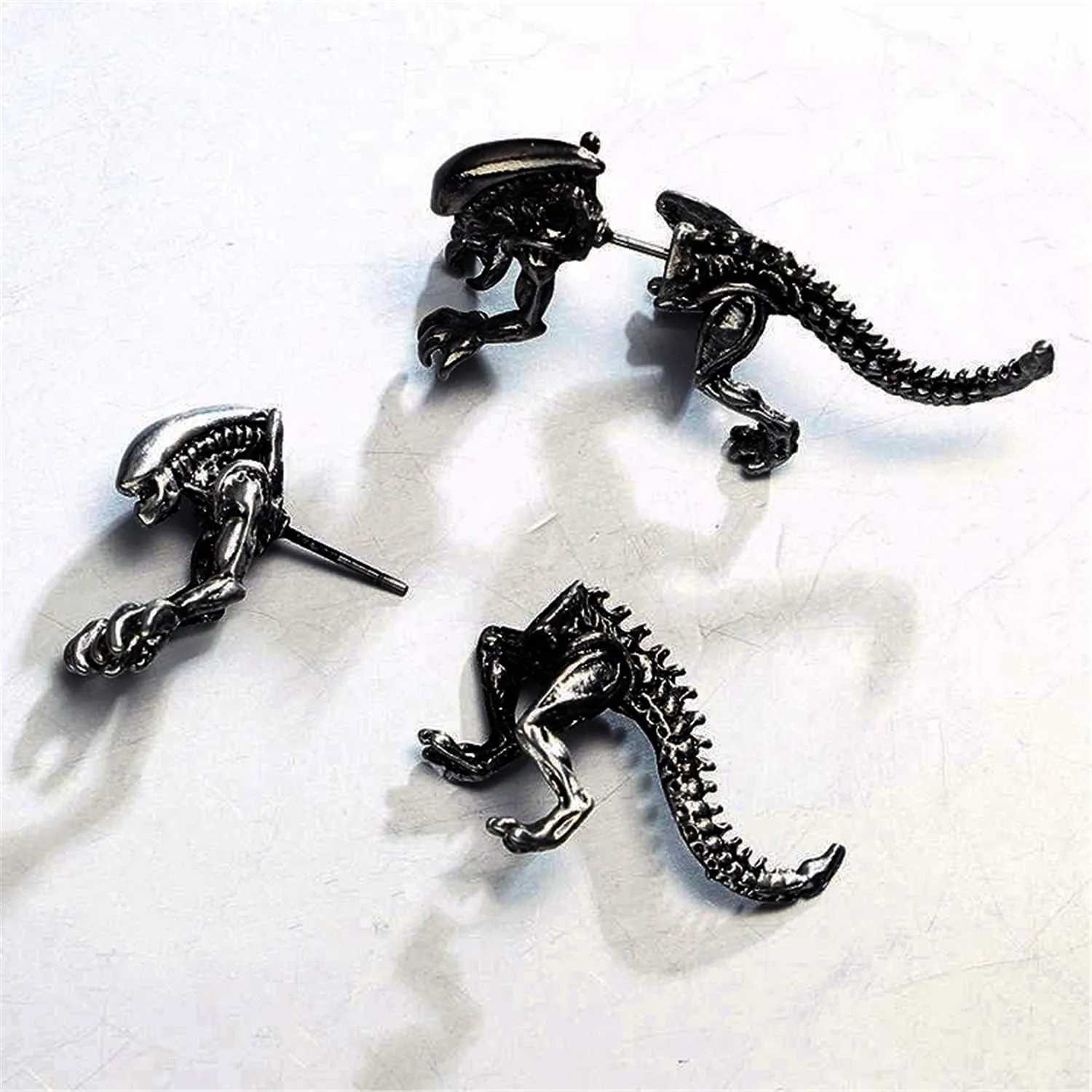 Unique Funny Punk Alien Shape T-Rex Dinosaur Skull Stud Earring for Women Vintage 3D Dino Animal Skeleton Threader Earring Halloween Christmas Jewelry