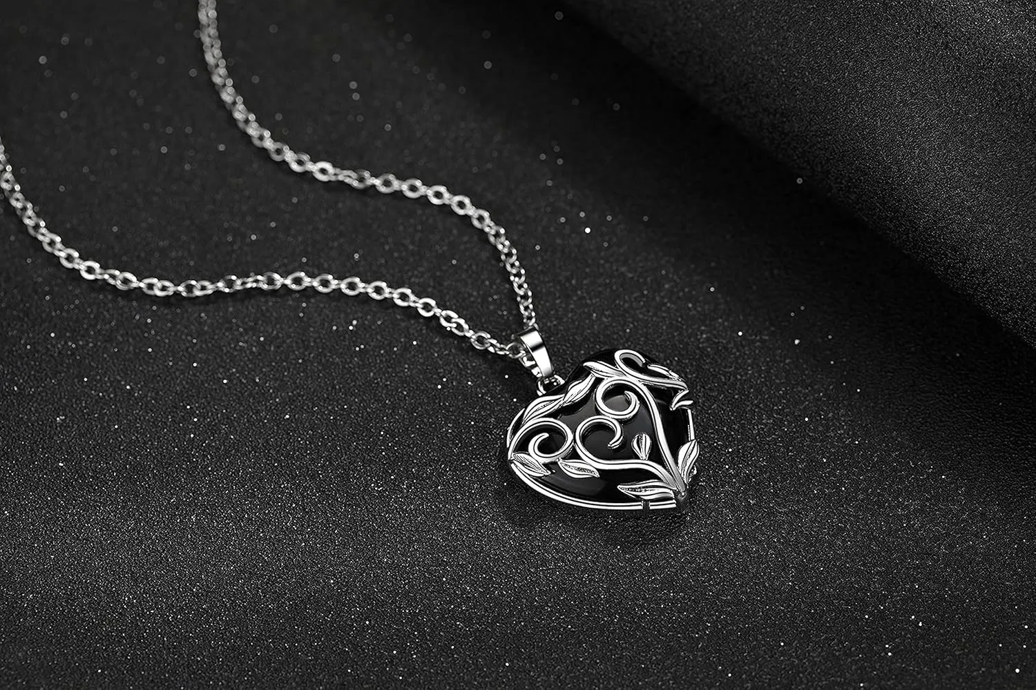 XIANNVXI Black Obsidian Necklace Mothers Day Gifts Healing Crystal Stone Necklaces Heart Pendant Necklace Natural Spiritual witchcraft Reiki Quartz jewelry for Women Girlfriend Wife