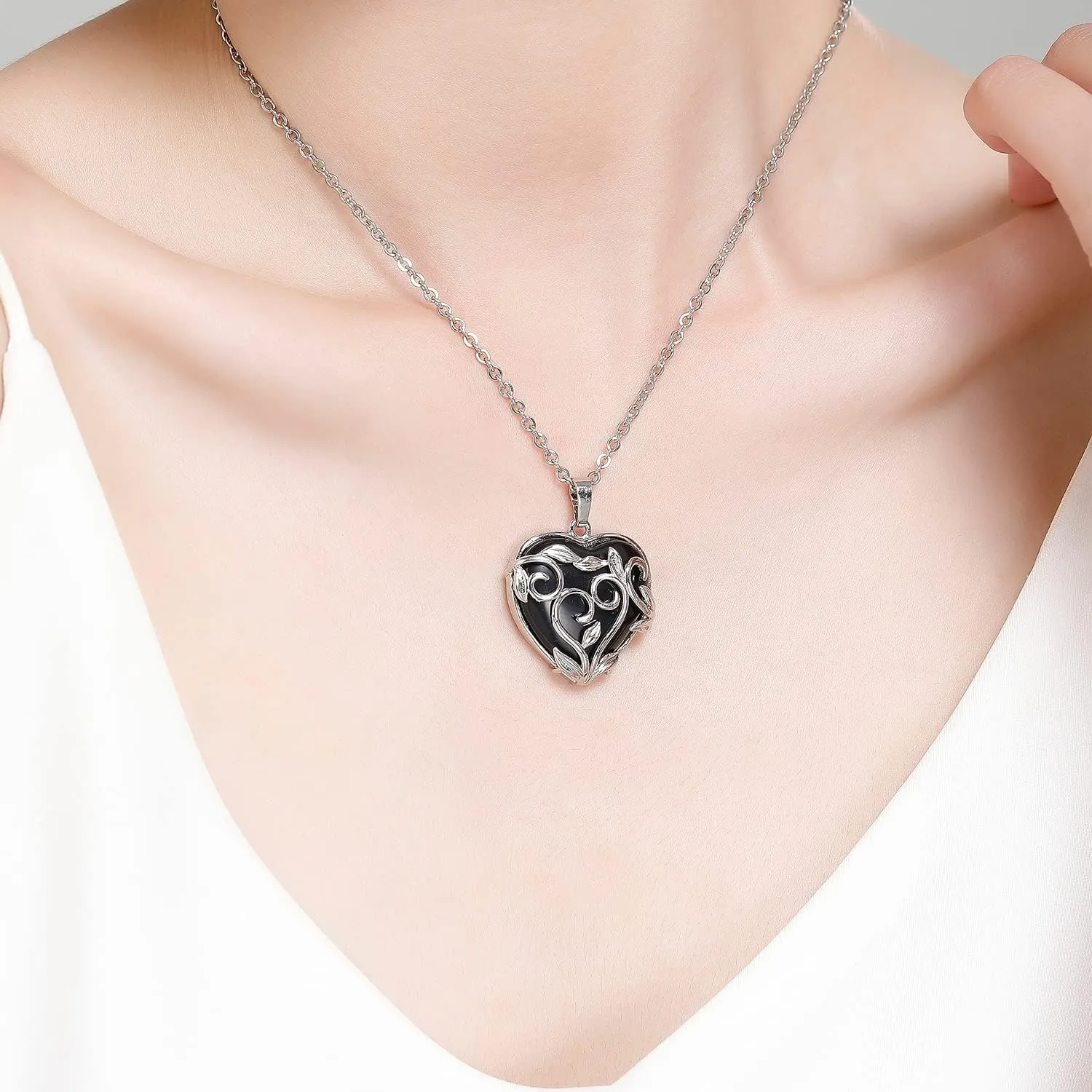 XIANNVXI Black Obsidian Necklace Mothers Day Gifts Healing Crystal Stone Necklaces Heart Pendant Necklace Natural Spiritual witchcraft Reiki Quartz jewelry for Women Girlfriend Wife