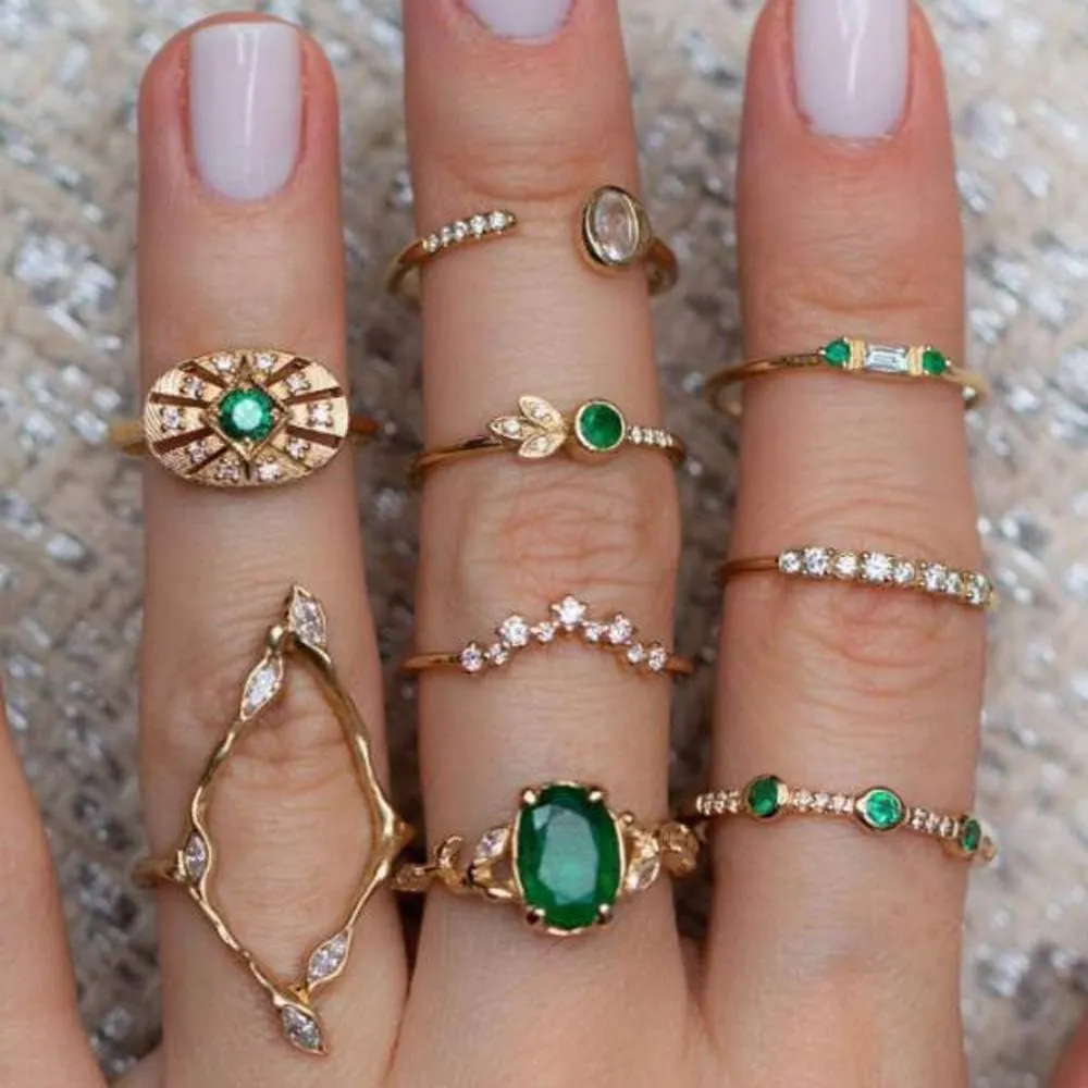 YERTTER Men's 9 pc Vintage Gold Ring Set with Green Gemstones - Craved, Joint Knuckle, Mid Rings for Women
