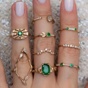 YERTTER Men's 9 pc Vintage Gold Ring Set with Green Gemstones - Craved, Joint Knuckle, Mid Rings for Women